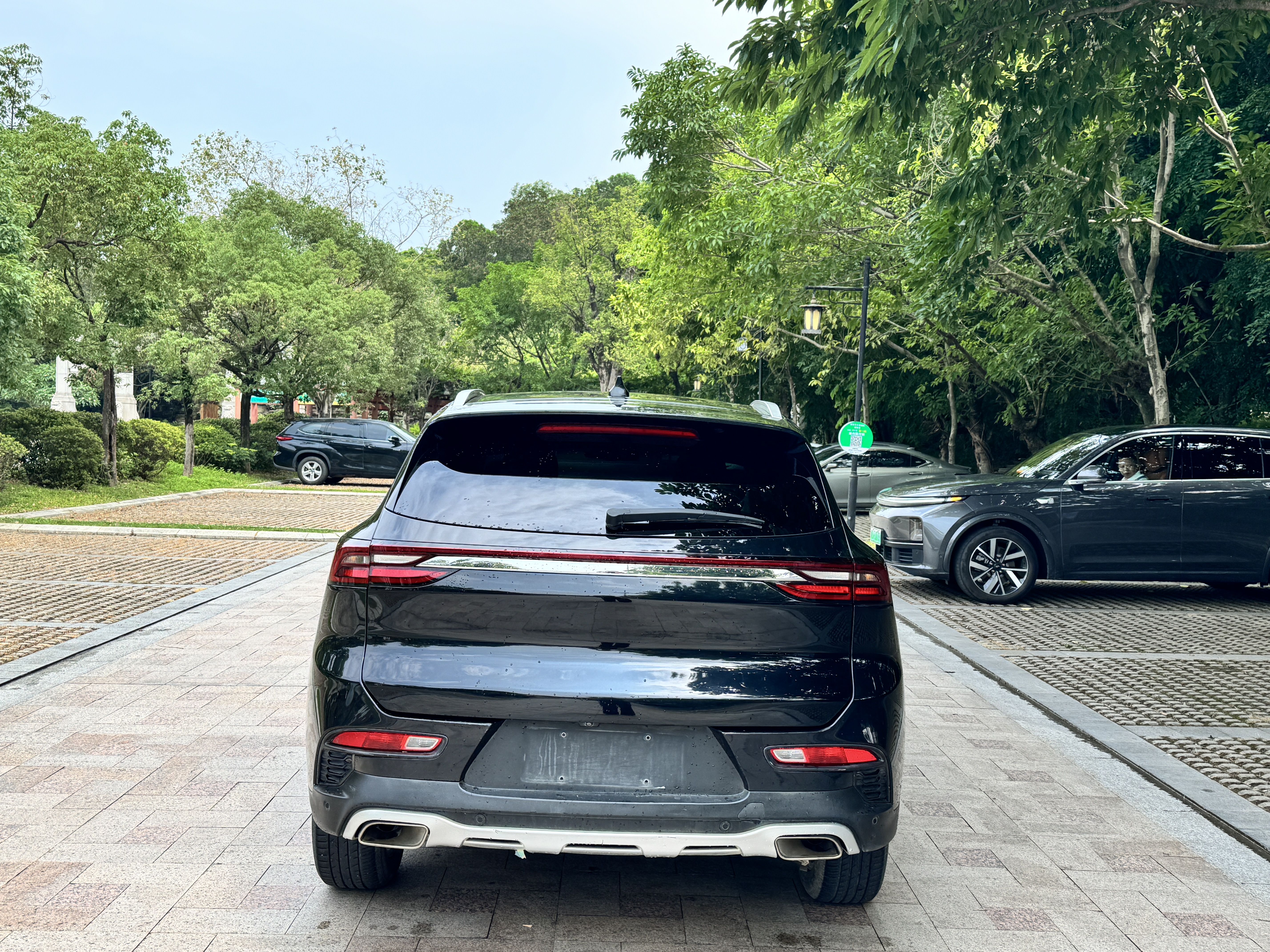 Car image 5