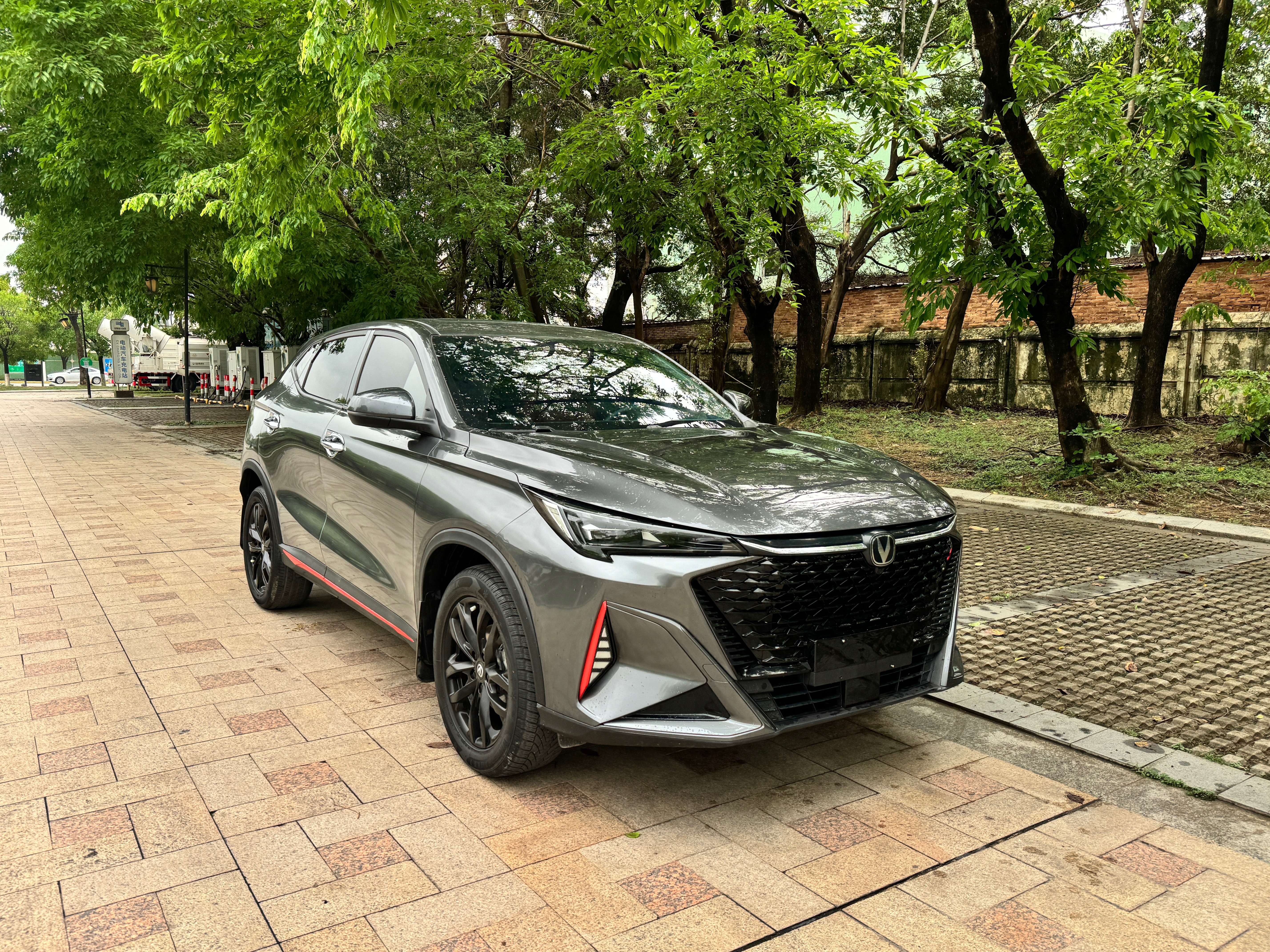 Car image 3